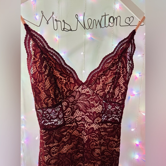 ASOS - Lace Plunge Pephem Midi Dress - NWT (size 4) - Picture 2 of 6